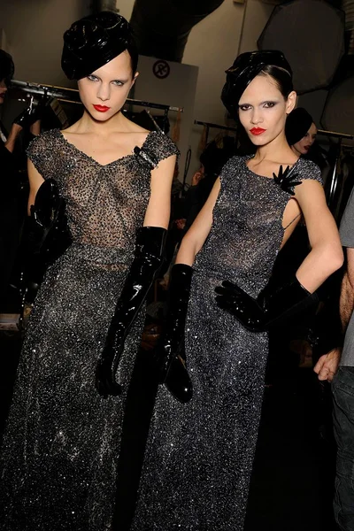 Look 30